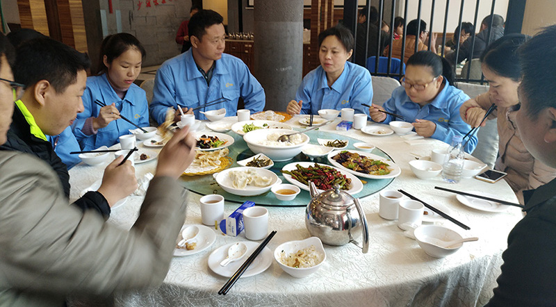 涌永硅橡膠祝大家元宵節(jié)快樂(lè)！